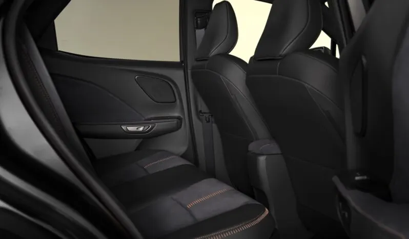 Lexus LBX: Active lleno