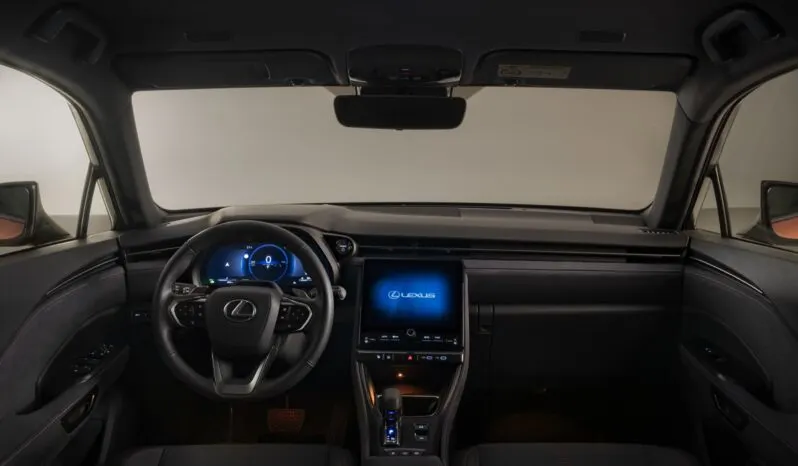 Lexus LBX: Active lleno