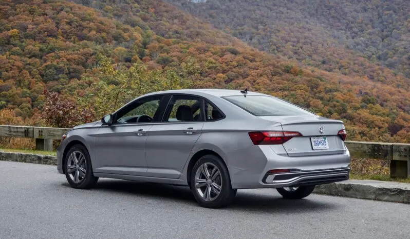 Volkswagen Jetta: Trendline lleno