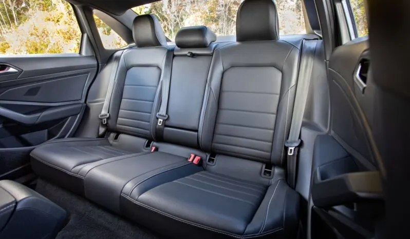 Volkswagen Jetta: Trendline lleno