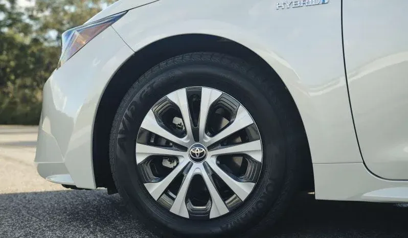 Toyota Corolla Híbrido lleno