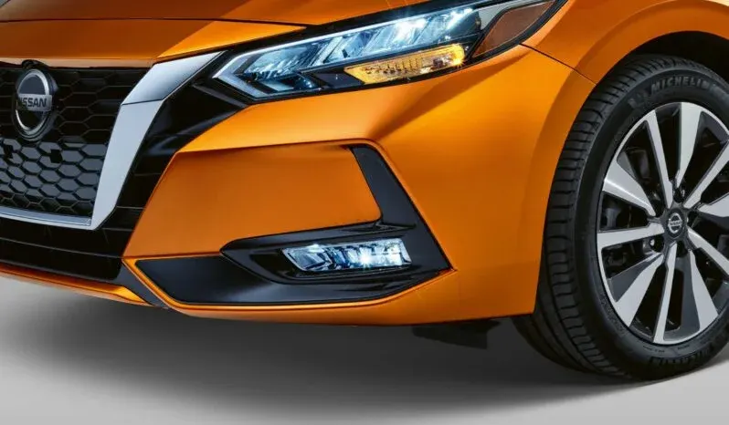 Nissan Sentra: Advance lleno