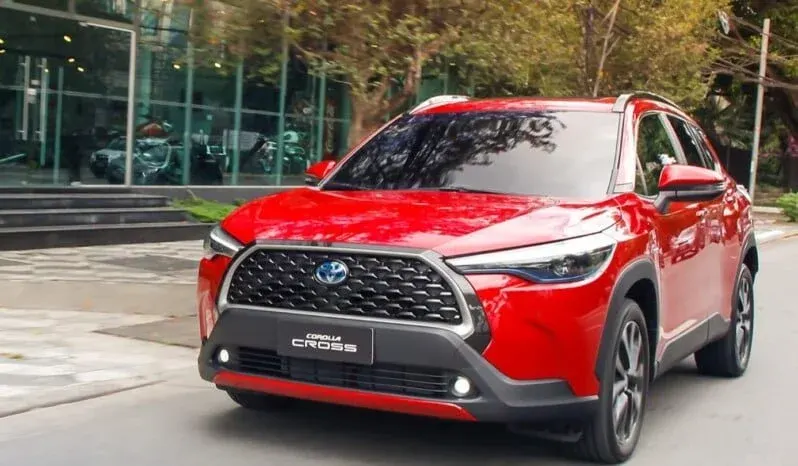 Toyota Corolla Cross: Base lleno