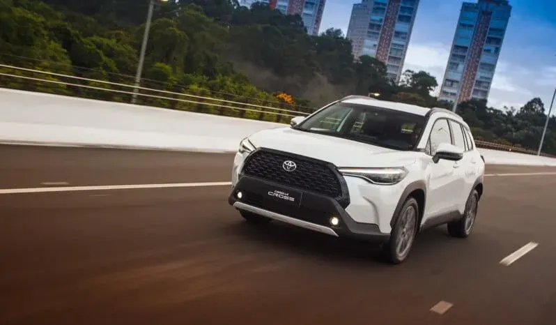 Toyota Corolla Cross: Base lleno