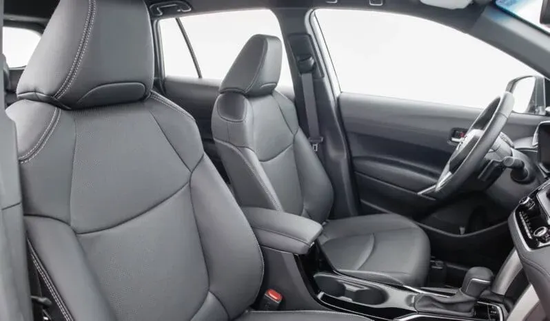 Toyota Corolla Cross: Base lleno