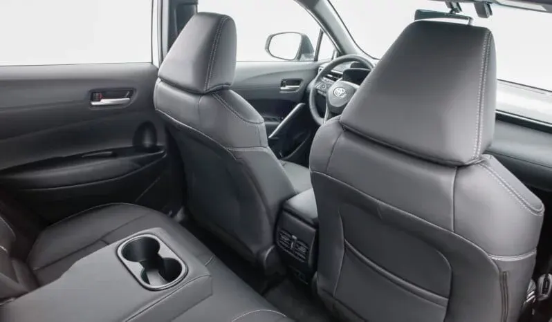 Toyota Corolla Cross: Base lleno