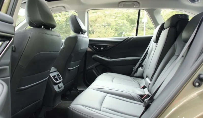 Subaru Outback Touring lleno