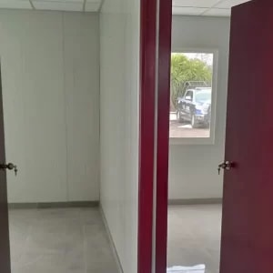 Panel SmartPanel instalado en oficina
