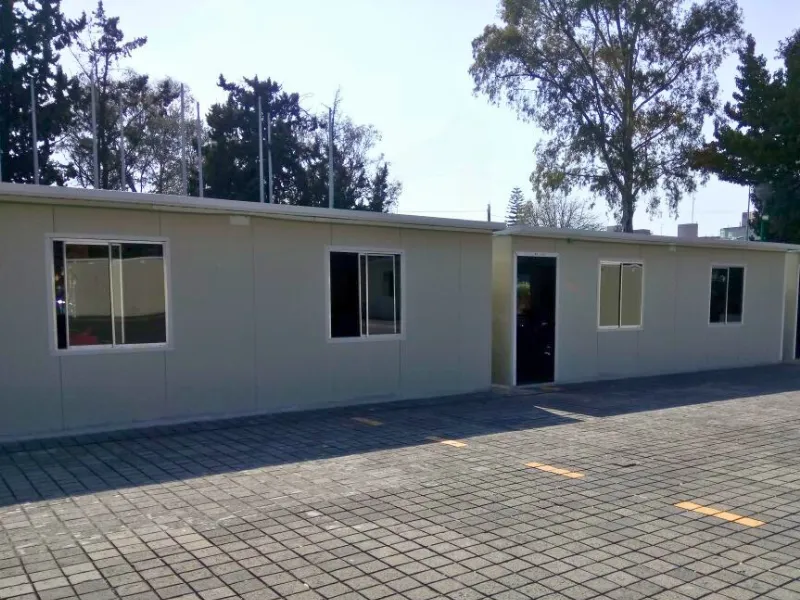 Nave industrial con fachada de paneles SmartPanel