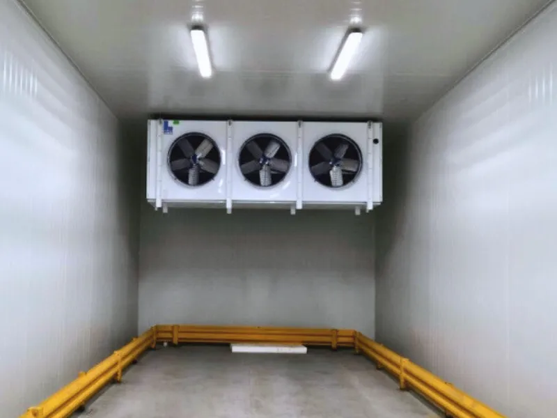 Nave industrial con fachada de paneles SmartPanel