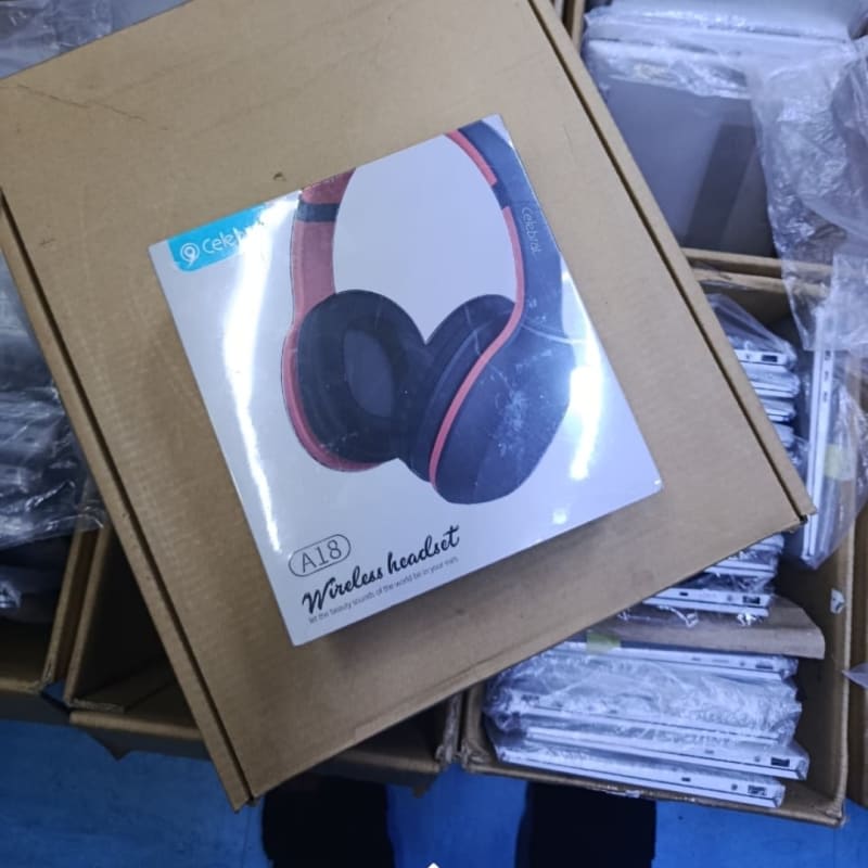 Wireless celebrat headphones