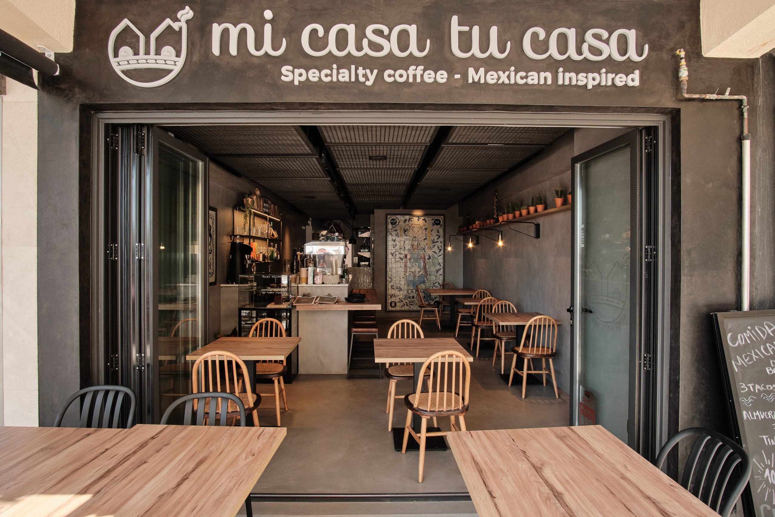 Mi Casa Tu Casa - Amigable Mascota