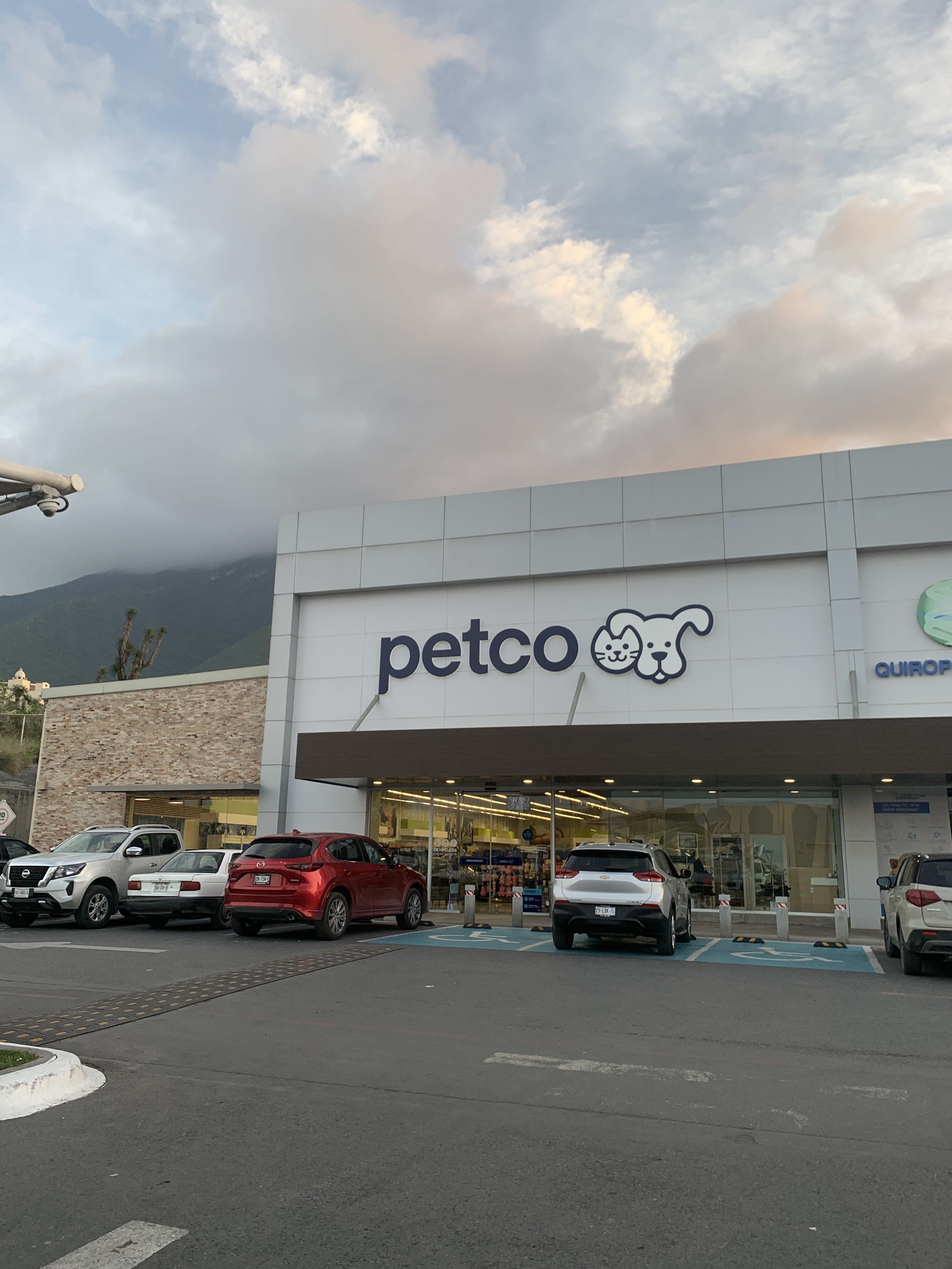 Petco Cumbres