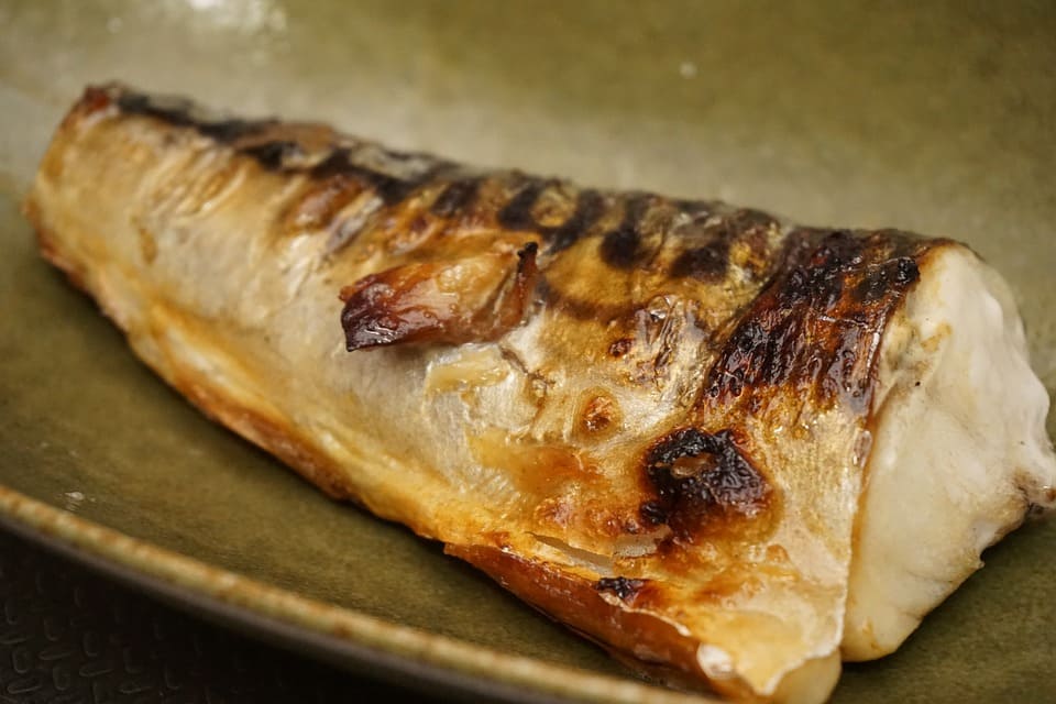 (Grilled fish/boiled fish. The Japanese have a special way to grill and boil their fresh fish making it unique.