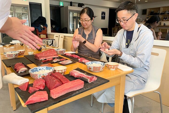 2-Hour Tuna Cutting and Sushi Small Group Workshop in Sendagi