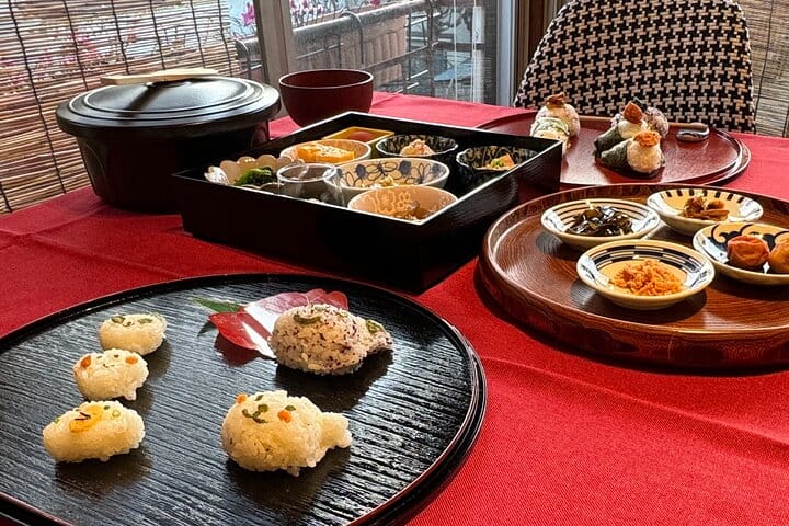 Do it yourself Lunch with Local Dish & Riceball Making in YANAKA