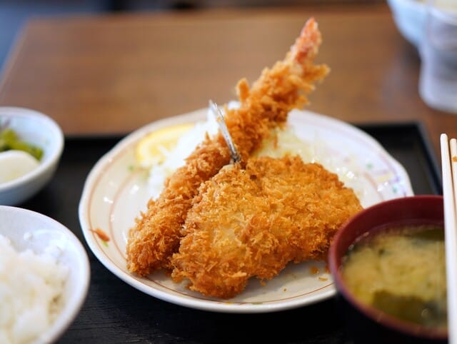 An Example of Mixed Fried Teishoku