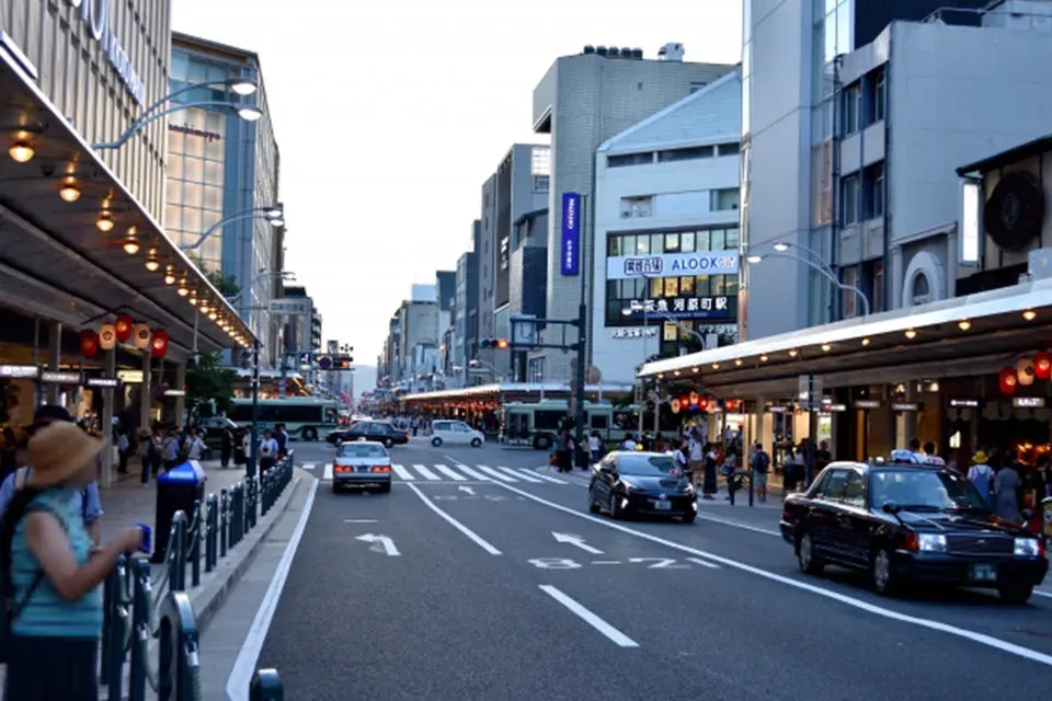 Shijo Dori