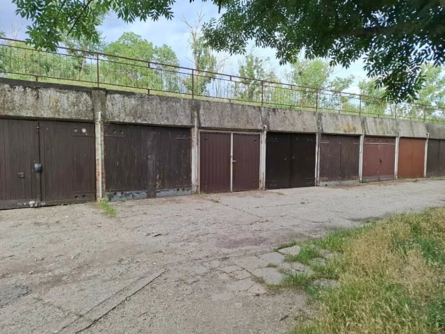 Eladó Garázs Szeged, Olajos utca - hirdetés képe
