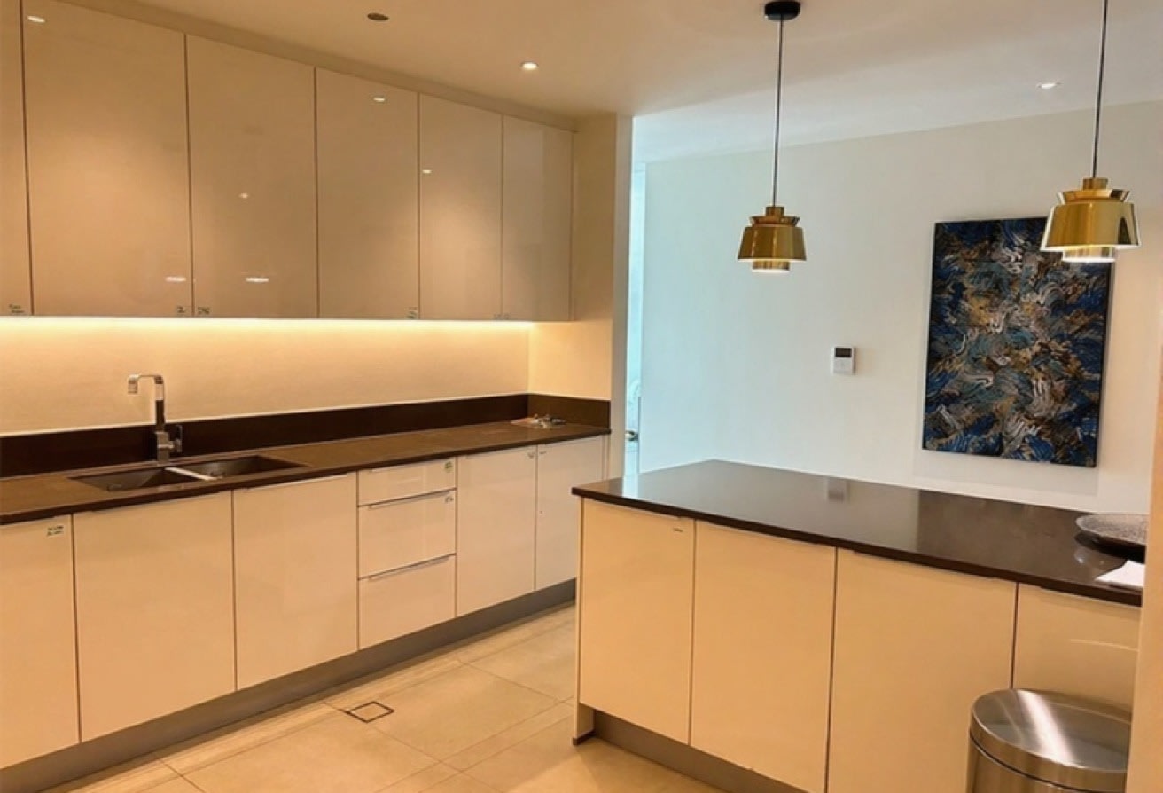 Topside- Waterfront - Furnished- Opulent Community — image 8