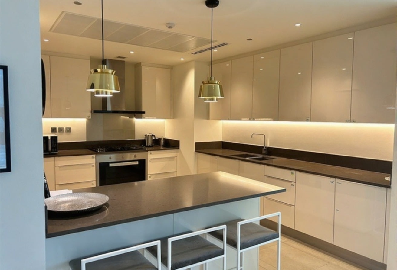 Topside- Waterfront - Furnished- Opulent Community — image 9