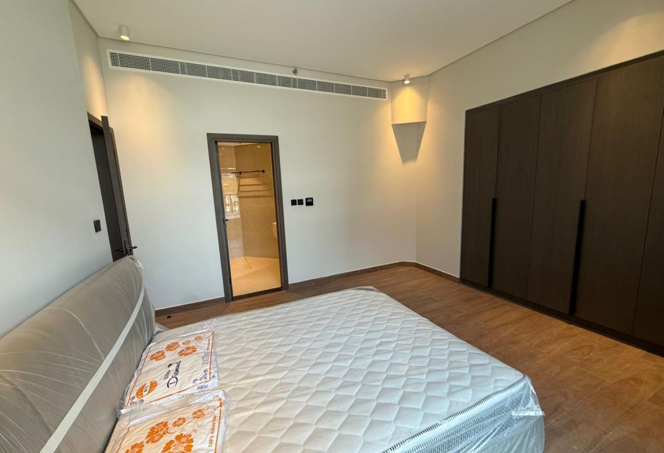 Furnished Apartment with Balcony | Family-Friendly — image 6