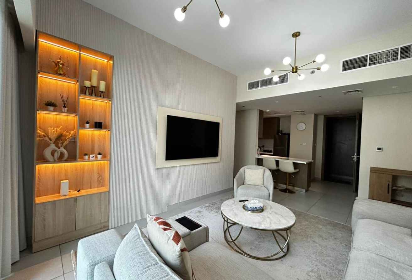 Fully Furnished| Ready To Move | Spacious Unit — image 4