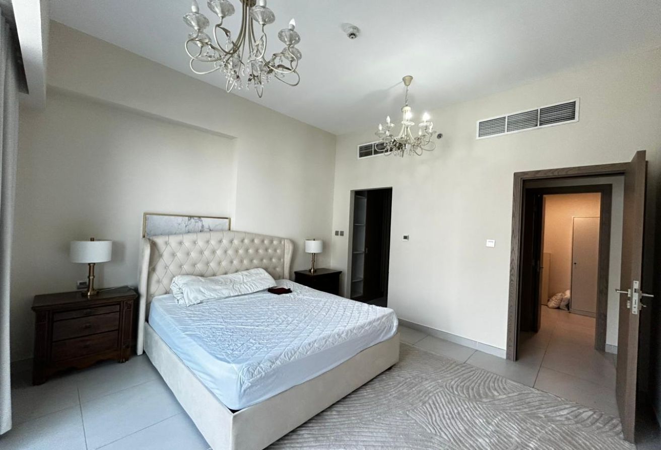 Fully Furnished| Ready To Move | Spacious Unit — image 5