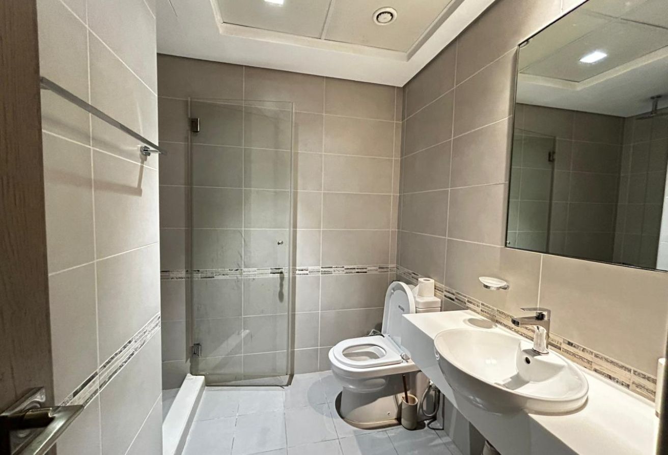 Fully Furnished| Ready To Move | Spacious Unit — image 9