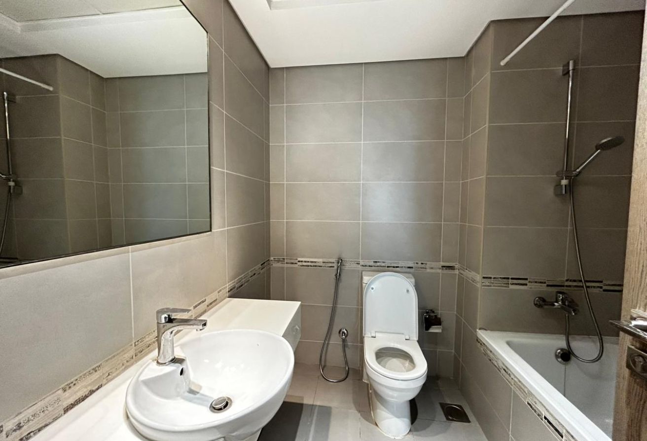 Fully Furnished| Ready To Move | Spacious Unit — image 10