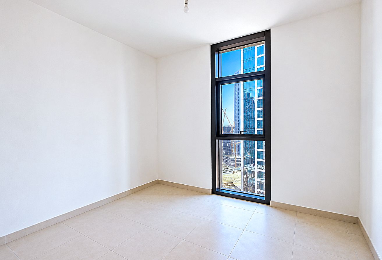 Spcious 2BHK| Close To Burj Khalifa| Ready ro Move — image 2