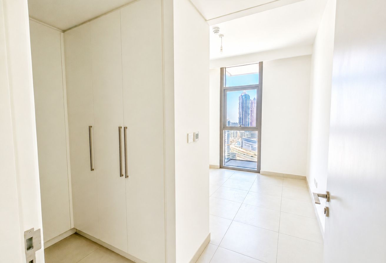 Spcious 2BHK| Close To Burj Khalifa| Ready ro Move — image 4