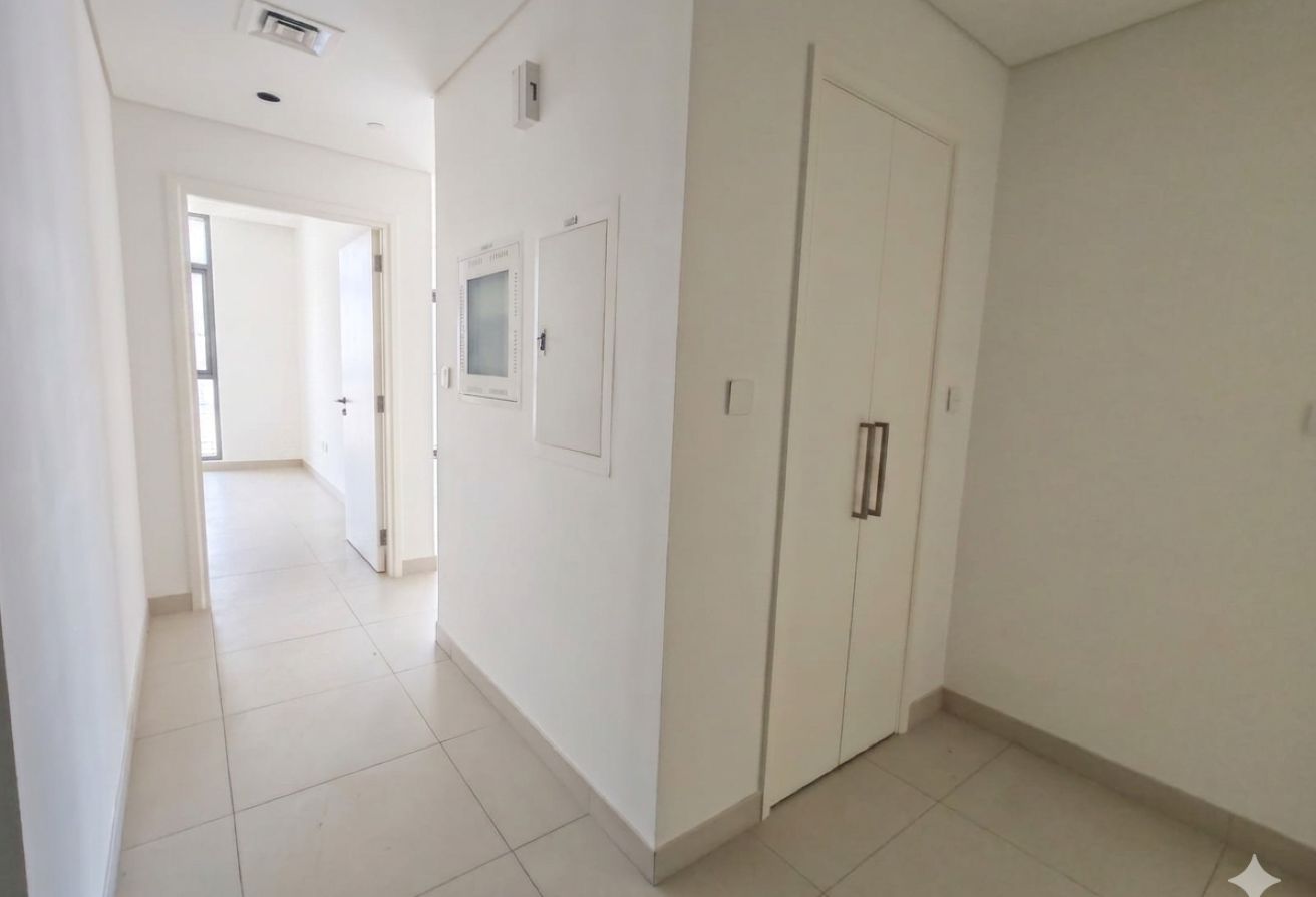 Spcious 2BHK| Close To Burj Khalifa| Ready ro Move — image 6