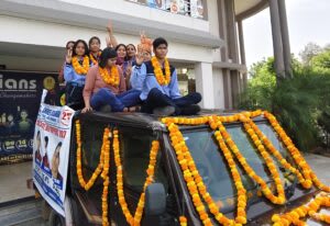 नांगल चौधरी क्षेत्र में श्री कृष्णा स्कूल की सफलता पर जश्न का माहौल।