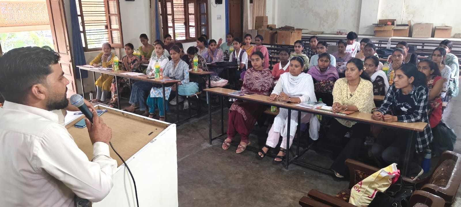 यमुनानगर | हिन्दू गर्ल्स कॉलेज में स्वच्छता जागरूकता कार्यक्रम : छात्राओं को बताए बीमारियों से बचाव के पांच मूल मंत्र