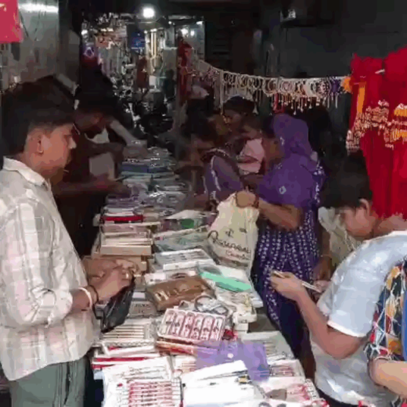 Ambala News | रक्षाबंधन को लेकर बाजारों में रौनक : रंग-बिरंगी राखियों की बढ़ी मांग | दूसरे राज्यों से पहुंच रहे ग्राहक