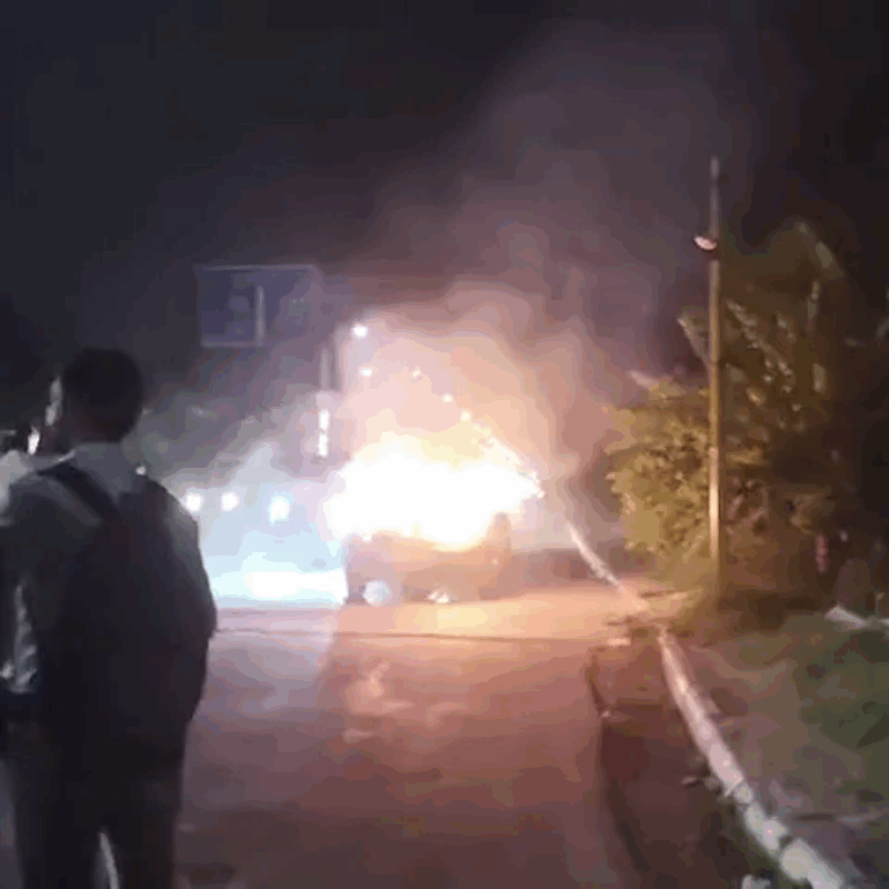 Panchkula News | चलती गाड़ी में लगी आग : ड्राइवर ने कूदकर बचाई जान | अमर्टेक्स चौक की घटना | फायर ब्रिगेड ने पाया काबू