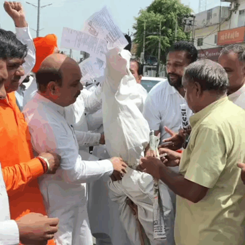 Fatehabad News | भाजपा SC मोर्चा ने फूंका कांग्रेस विधायक का पुतला : विधानसभा की घटना पर जताया विरोध | 1984 दंगों के मुद्दे पर विवाद