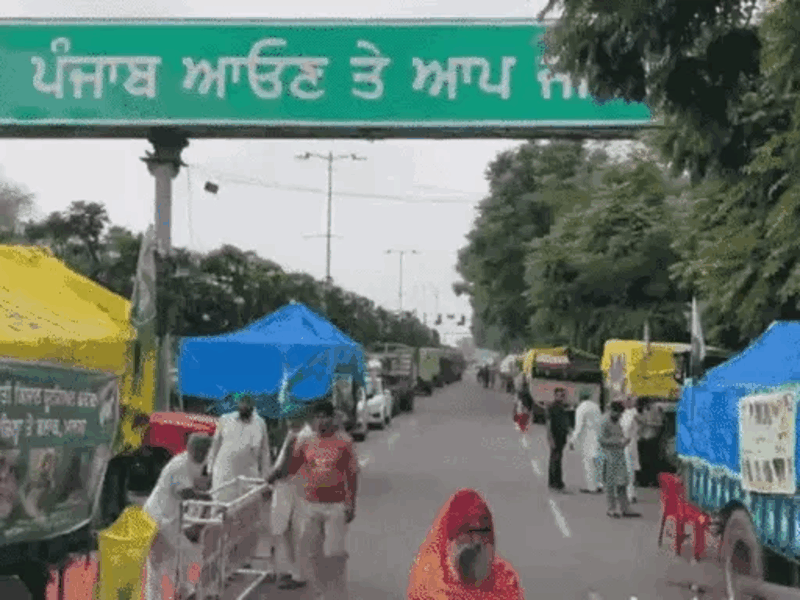 Chandigarh News | बॉर्डर पर किसानों का पक्का मोर्चा : ट्रैक्टर-ट्रॉलियों के साथ पहुंचे किसान | एक तरफ का रास्ता बंद