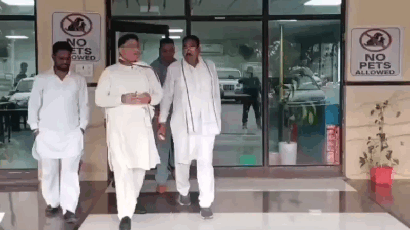 Kurukshetra News | सफाई कर्मचारियों के समर्थन में अशोक तंवर : सरकार से जल्द समाधान की मांग | ठेकेदारी प्रथा पर भी उठाए सवाल