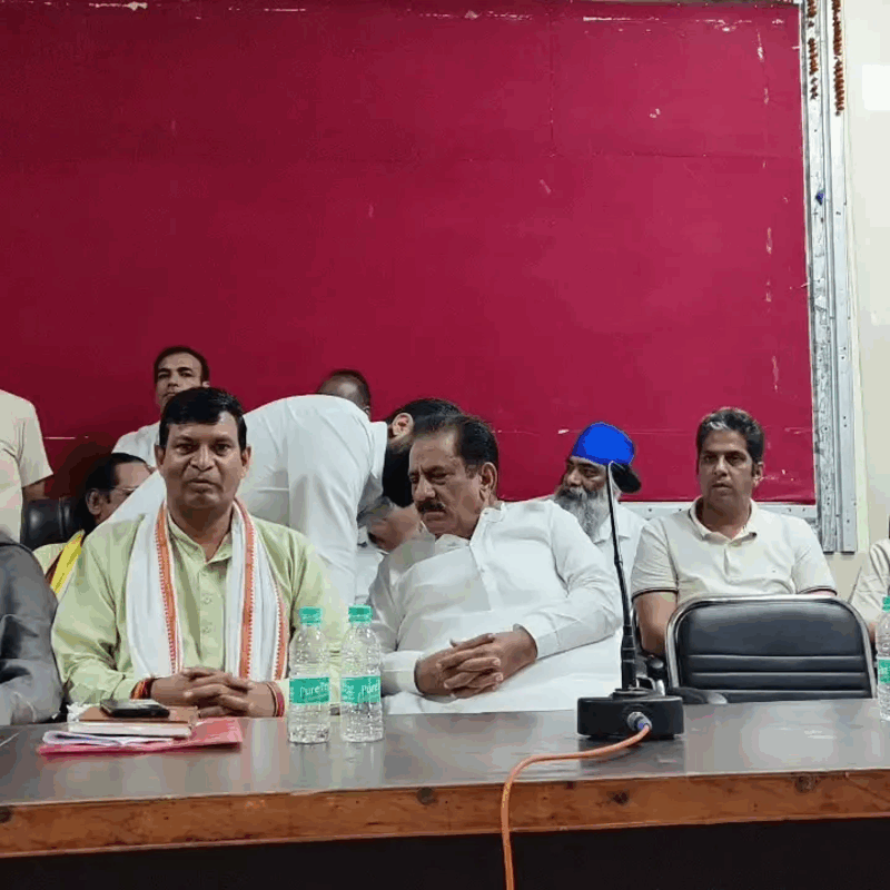 Kurukshetra News | दशहरे को लेकर गरमाई सियासत : सुभाष सुधा ने अशोक अरोड़ा पर लगाया आरोप | अरोड़ा बोले-परंपरा बदलने के विवाद में लिया फैसला