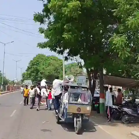Fatehabad News | नगरपालिका कर्मचारियों के समर्थन में उतरे संगठन : लघु सचिवालय के सामने फूंका सरकार का पुतला