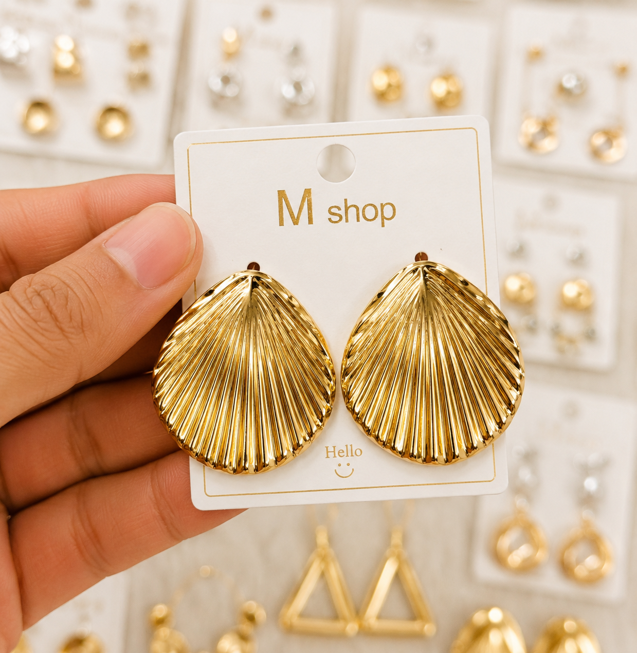 Vintage Shell Statement Earrings in Gold – Accessories from Handpicked