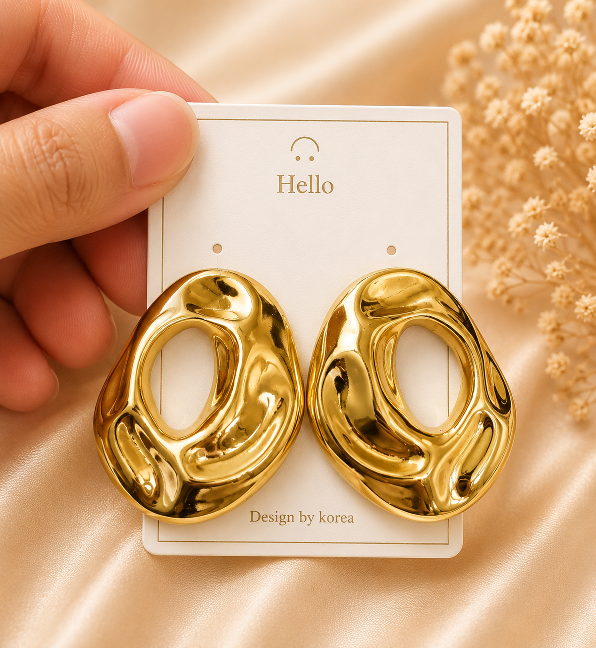 Abstract Gold Statement Earrings in Gold – Accessories from Handpicked