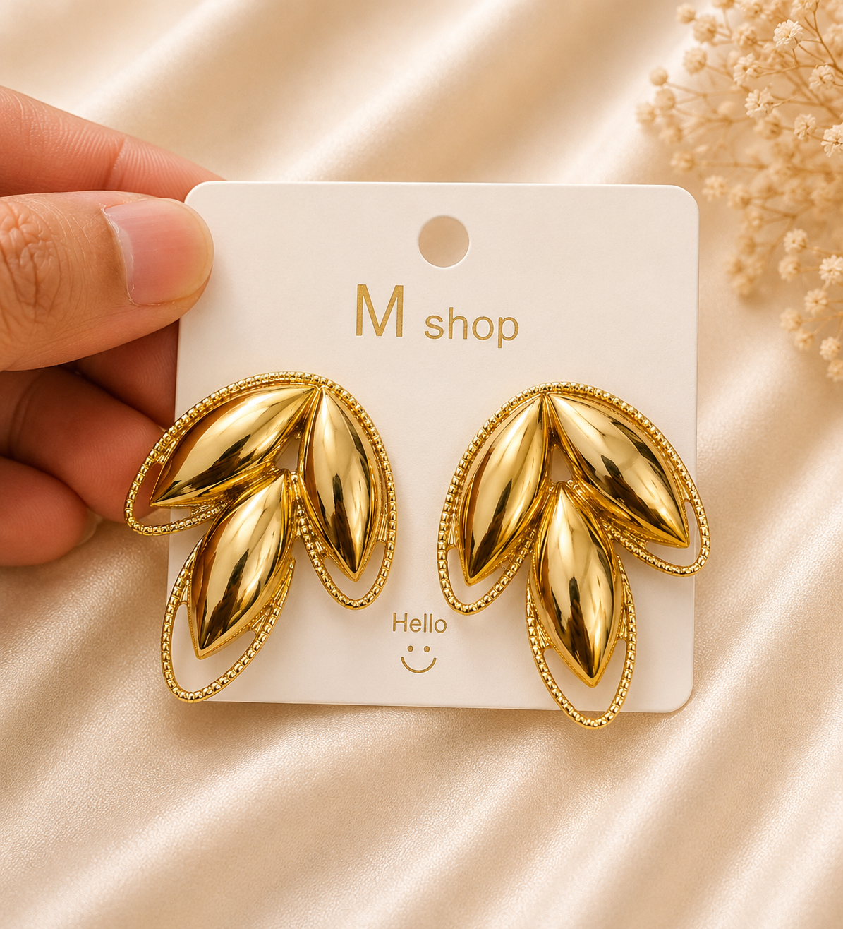 Golden Leaf Statement Earrings in Gold – Accessories from Handpicked