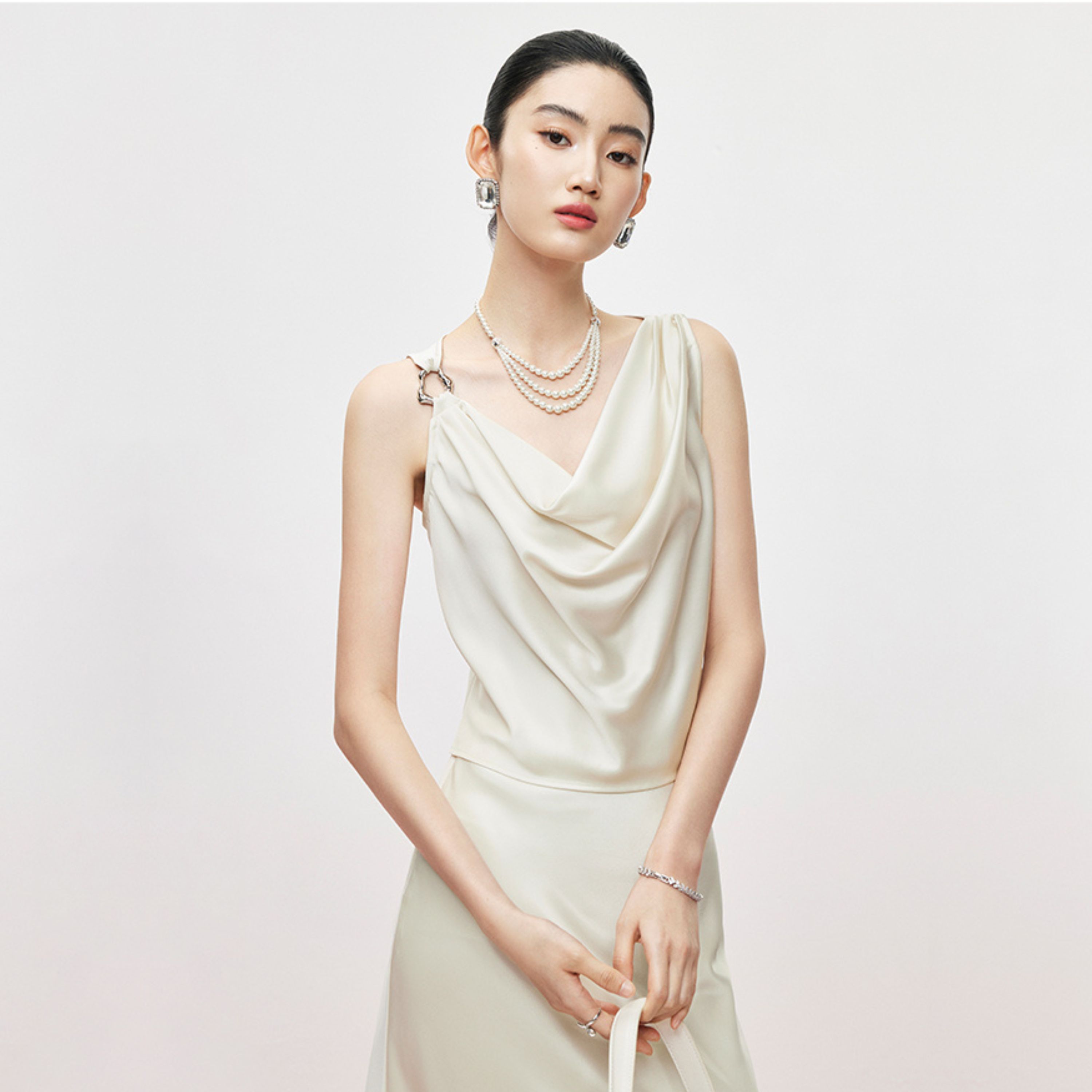 Set Đồ Lụa Cổ Đổ Lệch Vai Phối Khoen Tròn_BS0184 thumbnail 10