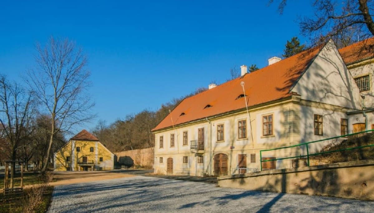 Tajemná Libeň a park u Libeňského zámku