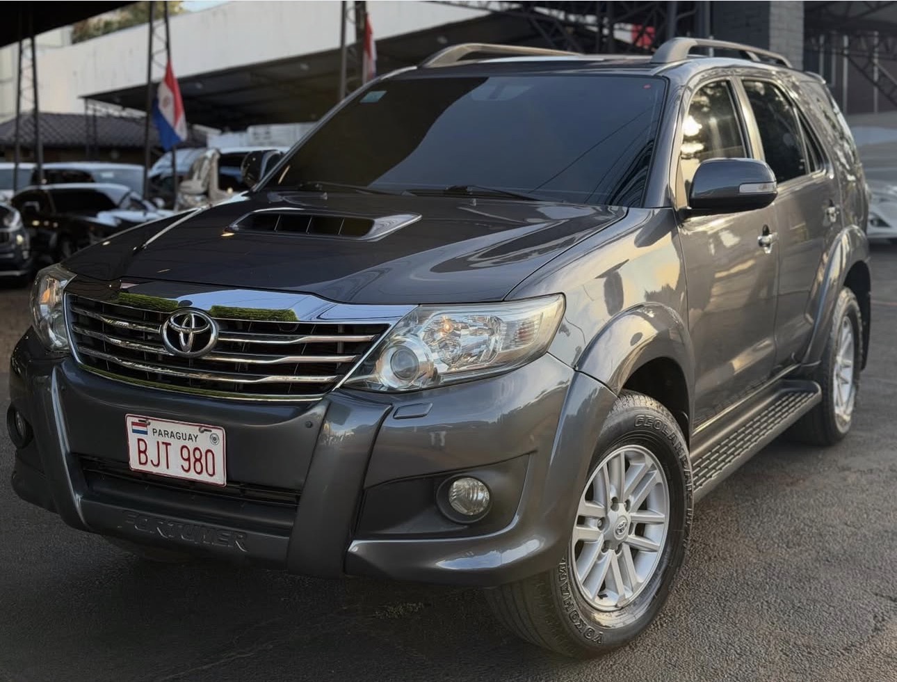 TOYOTA FORTUNER SRV 2013 - US$ 26.000