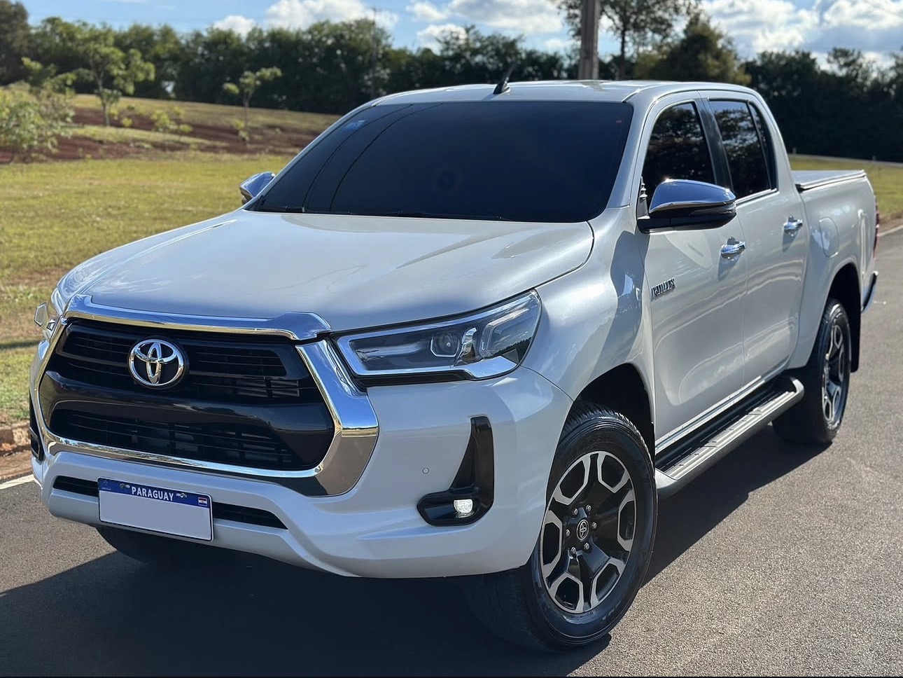 TOYOTA HILUX LIMITED 2022 - Gs. 200.000.000