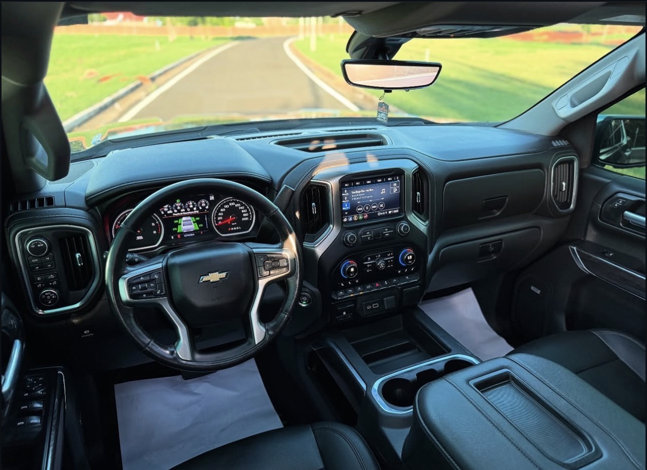 Chevrolet  Silverado LTZ - Foto 6